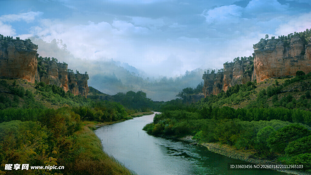 山间河流壮丽自然风光