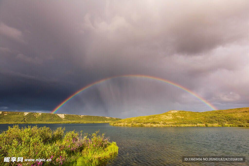湖畔彩虹美景