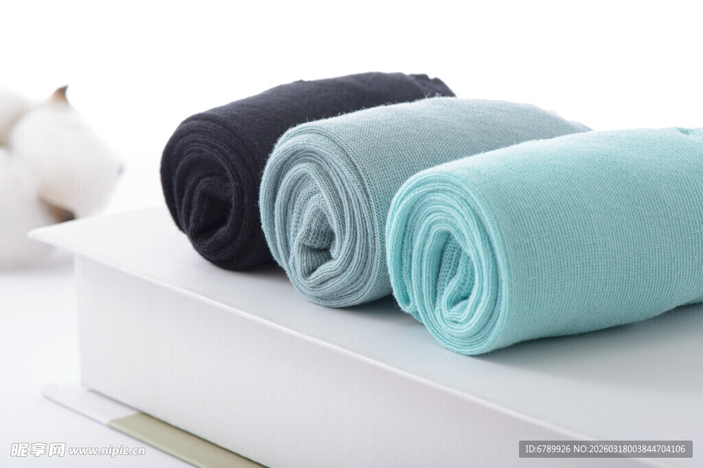 三色卷状棉袜展示