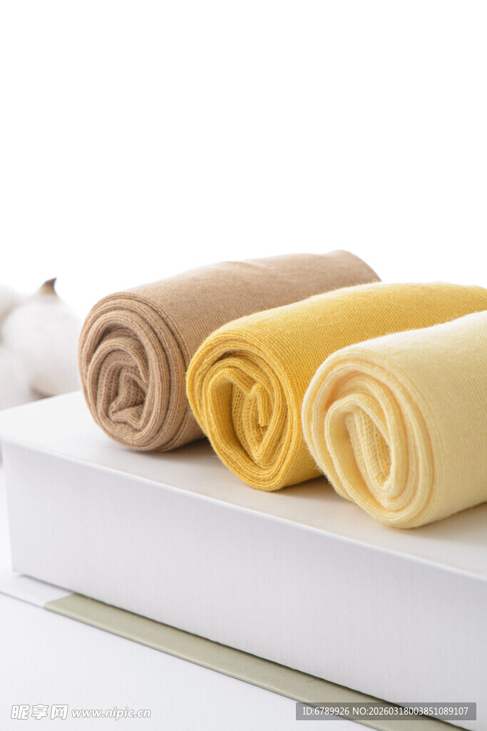 三色卷状棉袜展示