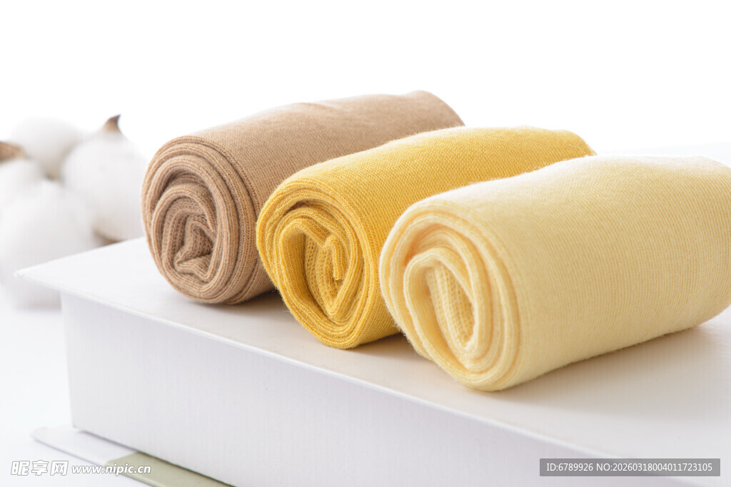 三色卷状棉袜展示