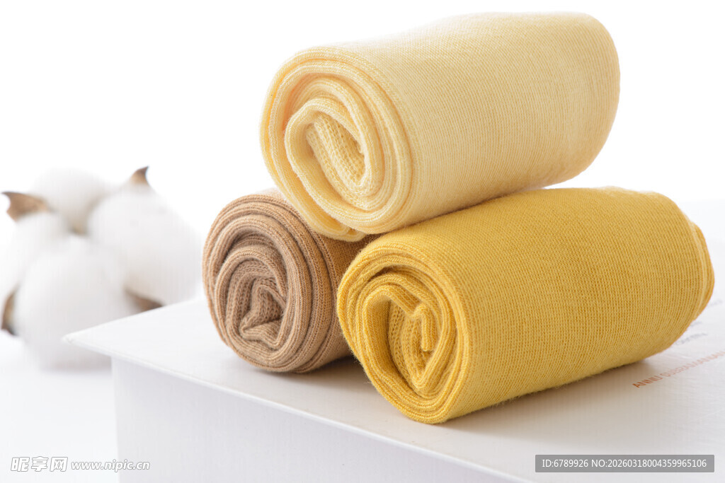 三色卷状棉袜展示