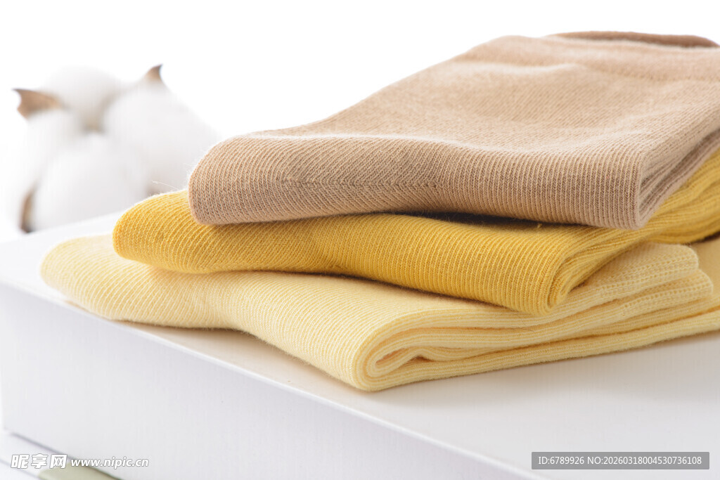 叠放的多彩柔软布料