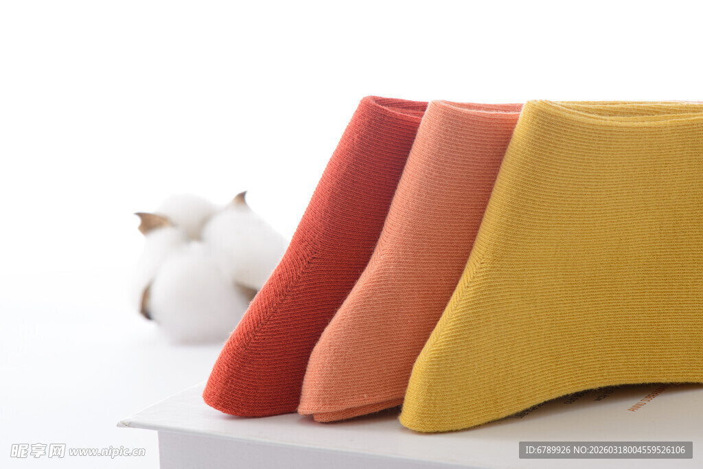 多彩排列的棉袜