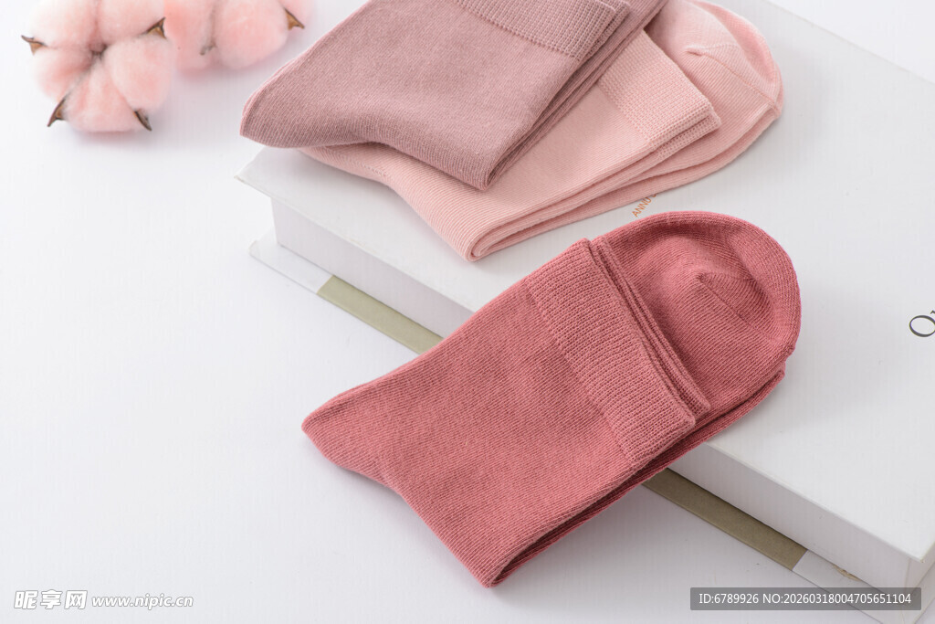 粉色系柔软袜子展示