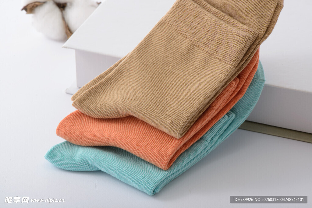 多彩袜子堆叠展示