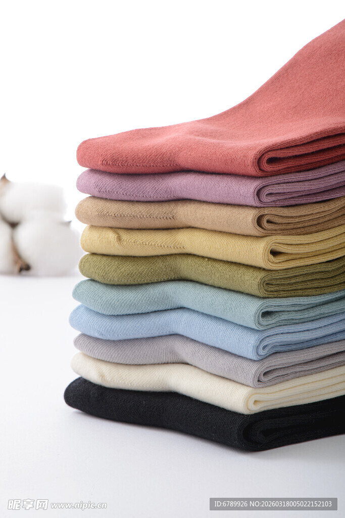 多彩袜子堆叠展示