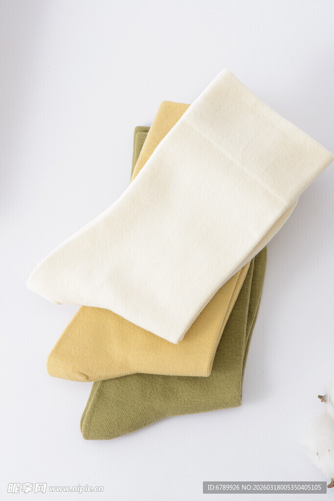 三色简约袜子堆叠展示