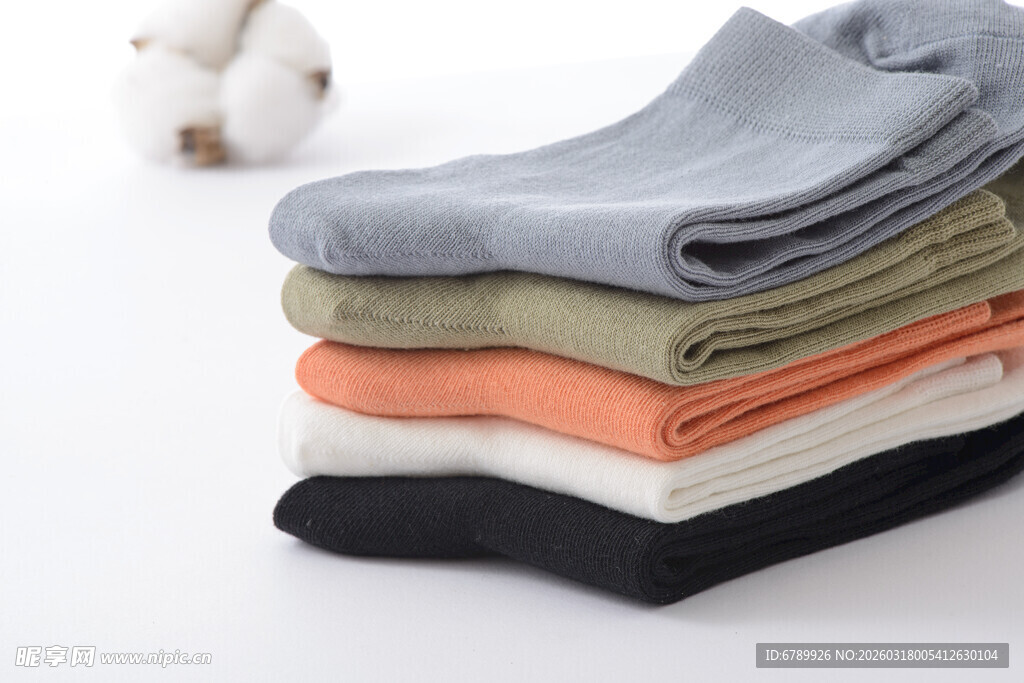 多彩叠放袜子展示