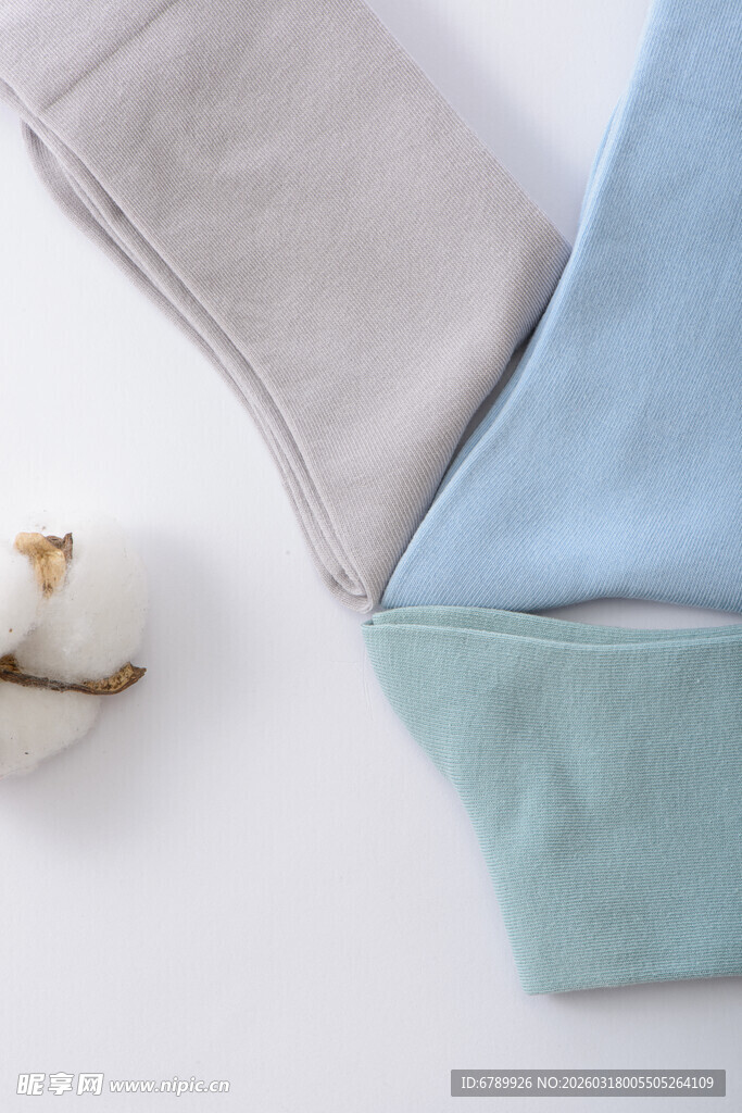 三色柔软内裤展示