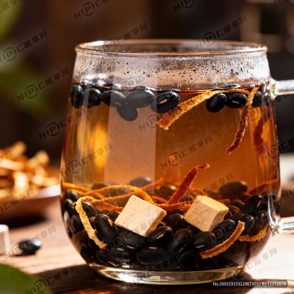 黑豆陈皮茯苓茶 透明玻璃杯装