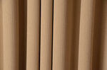 棕色褶皱窗帘特写