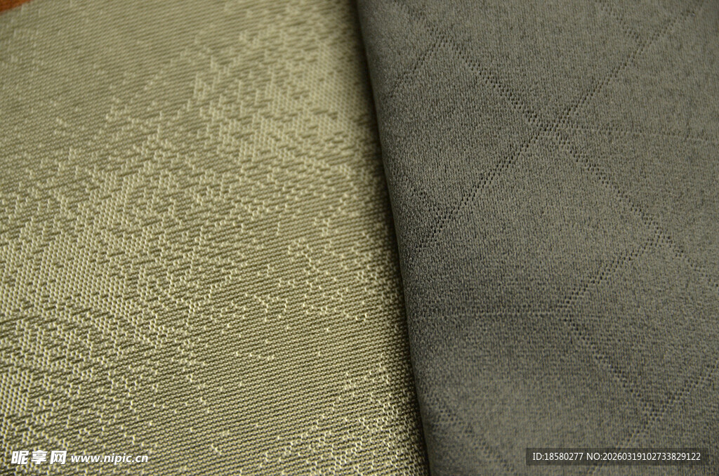 两种质感皮革面料展示