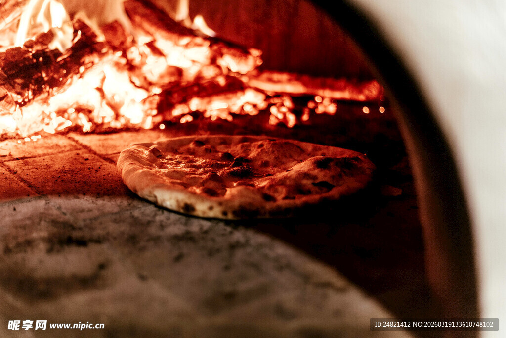 石炉烤制美味披萨