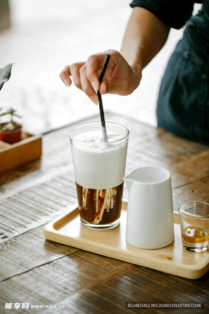 手作咖啡制作瞬间