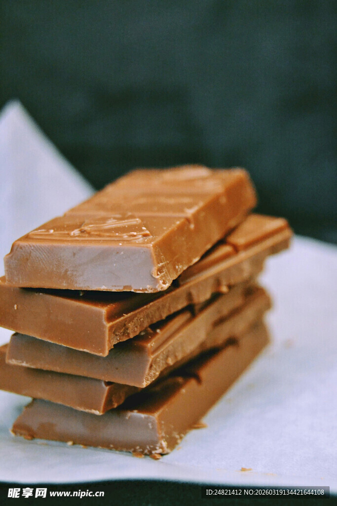 堆叠的美味巧克力块