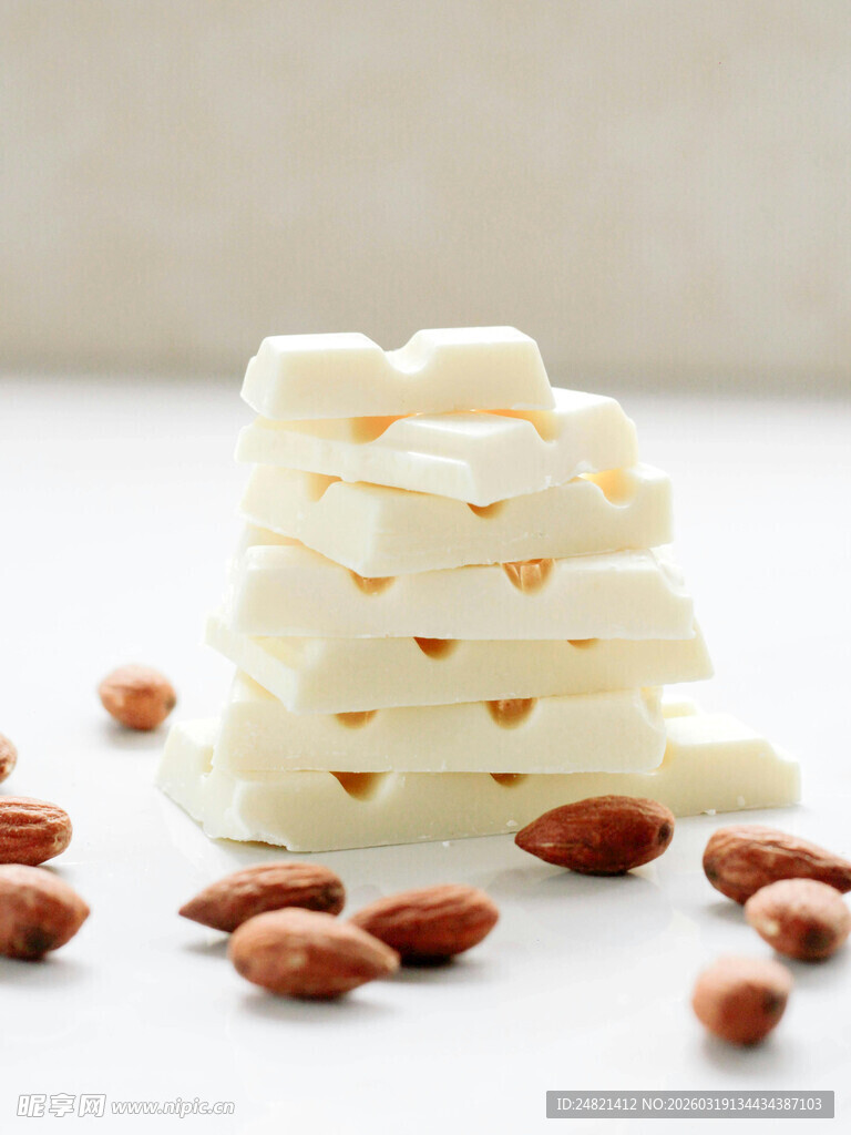 杏仁白巧克力堆叠