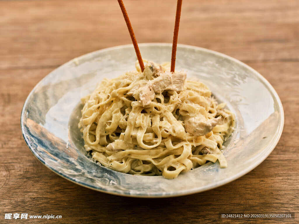 日式风味鸡肉拌面