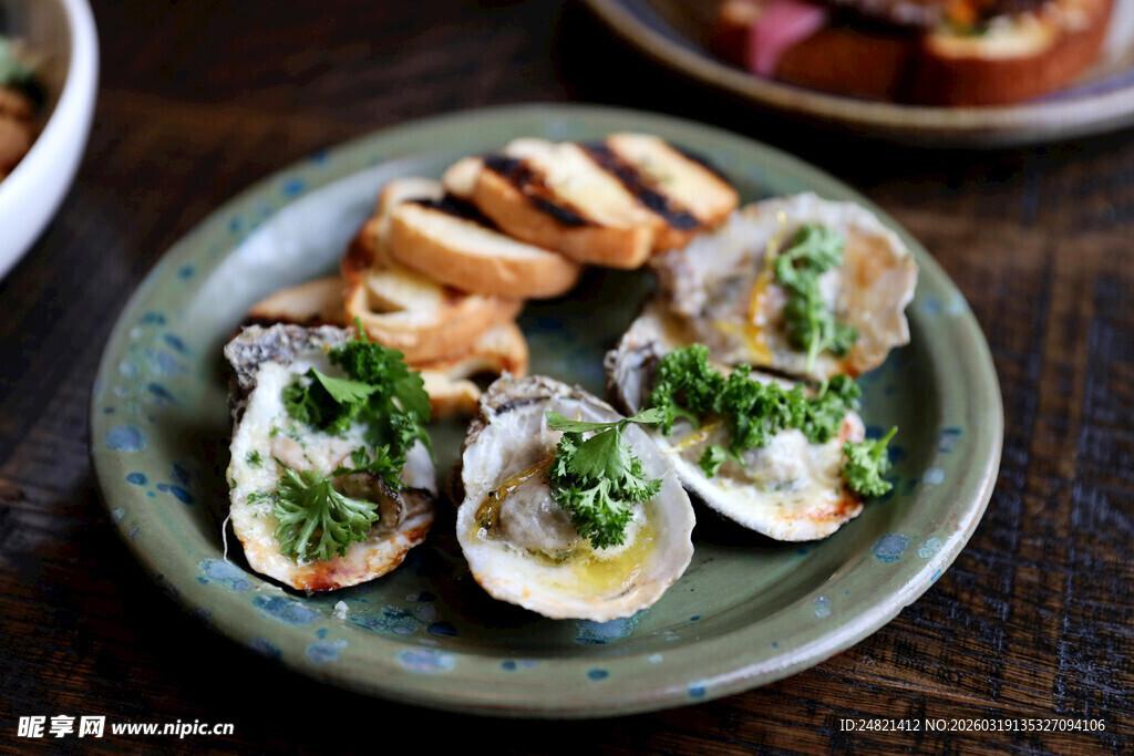 美味蒜蓉烤蛤蜊