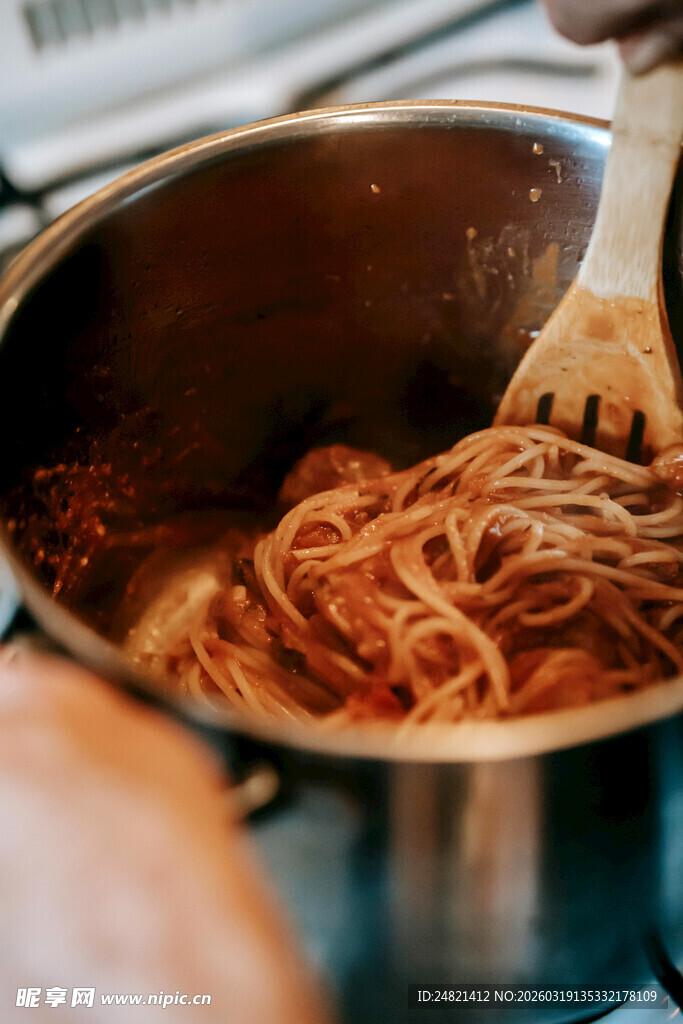 烹饪中的美味意大利面
