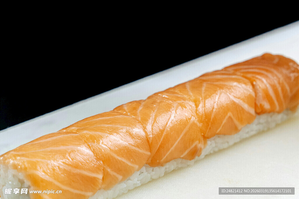 美味三文鱼寿司