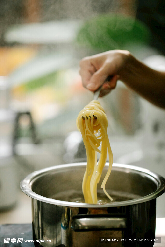 手煮美味意大利面条