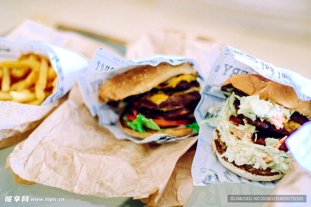 美味汉堡与薯条组合