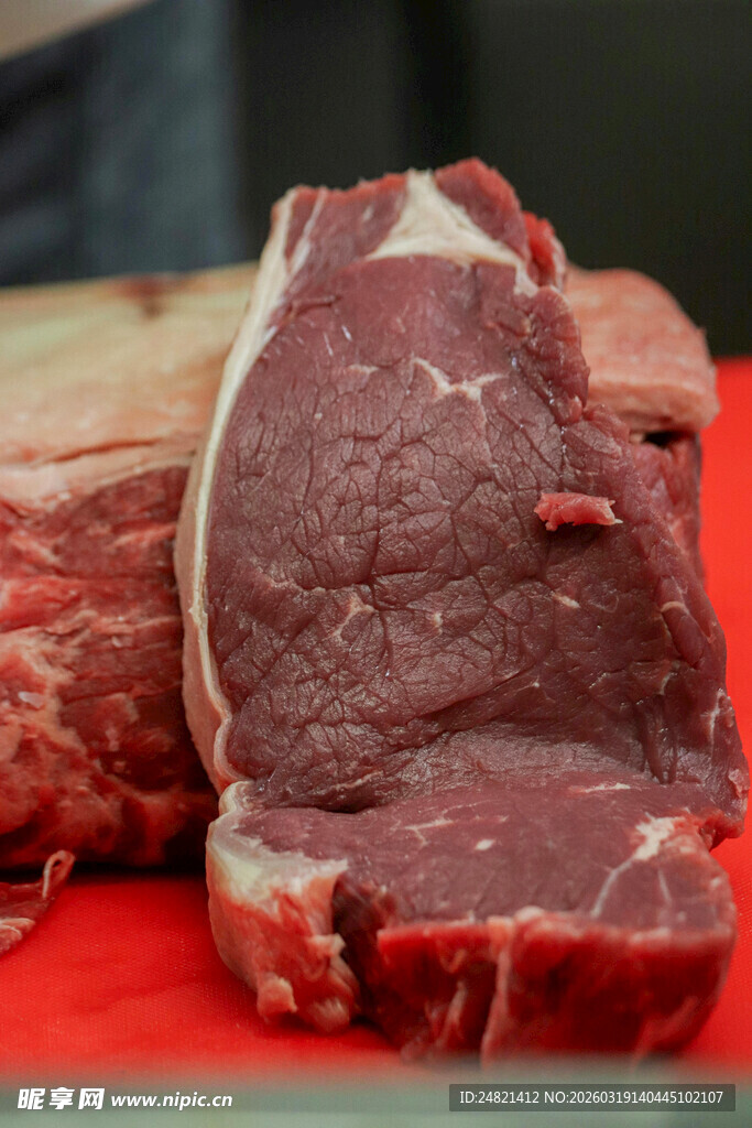 新鲜生牛肉切片展示