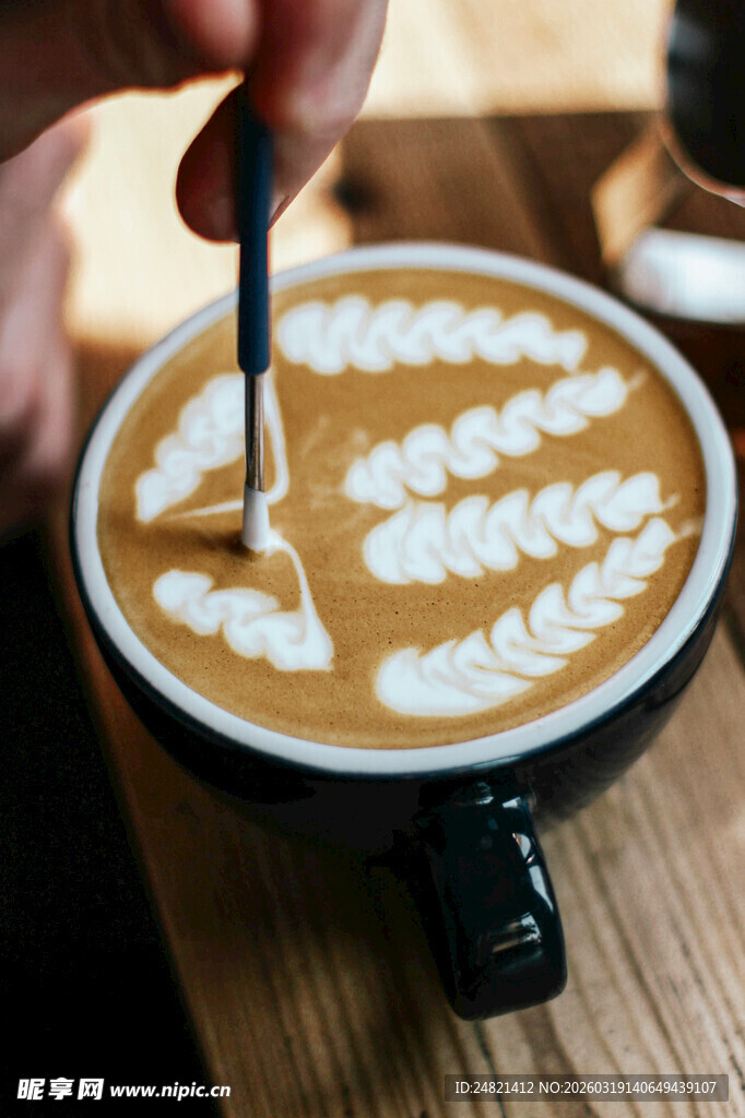 精美拉花咖啡制作瞬间