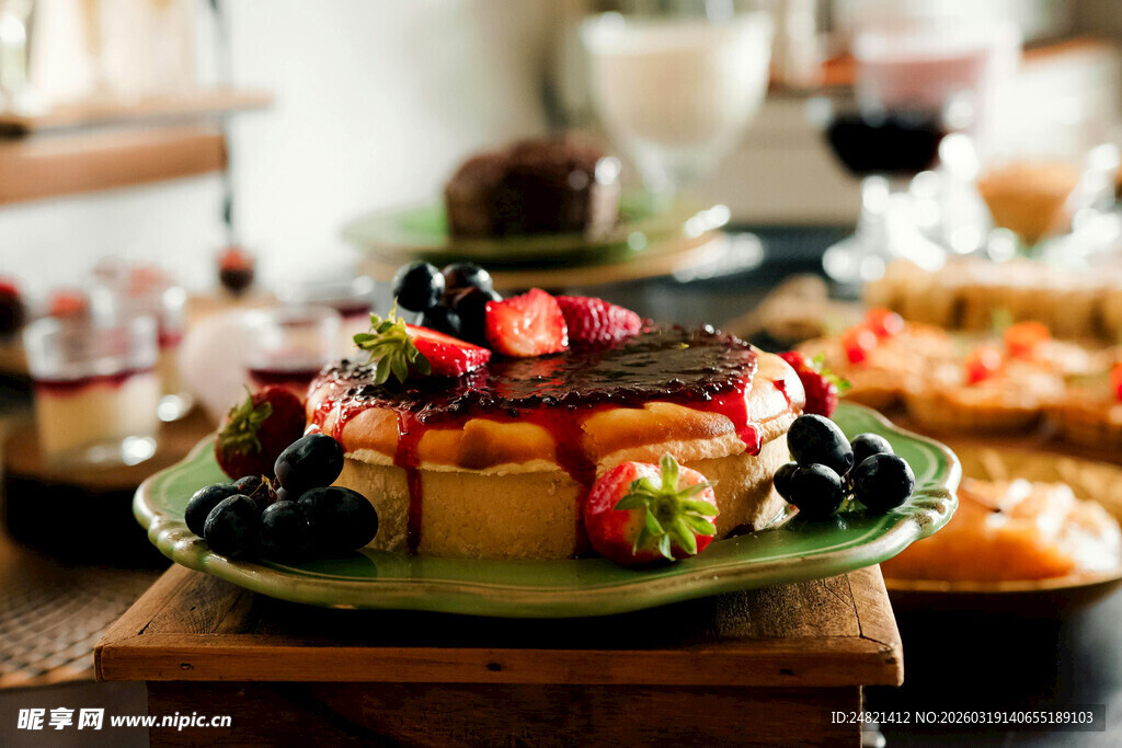 美味缤纷水果蛋糕拼盘