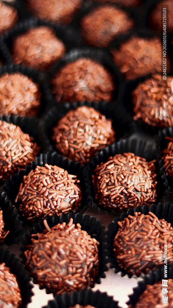 美味巧克力松露甜点