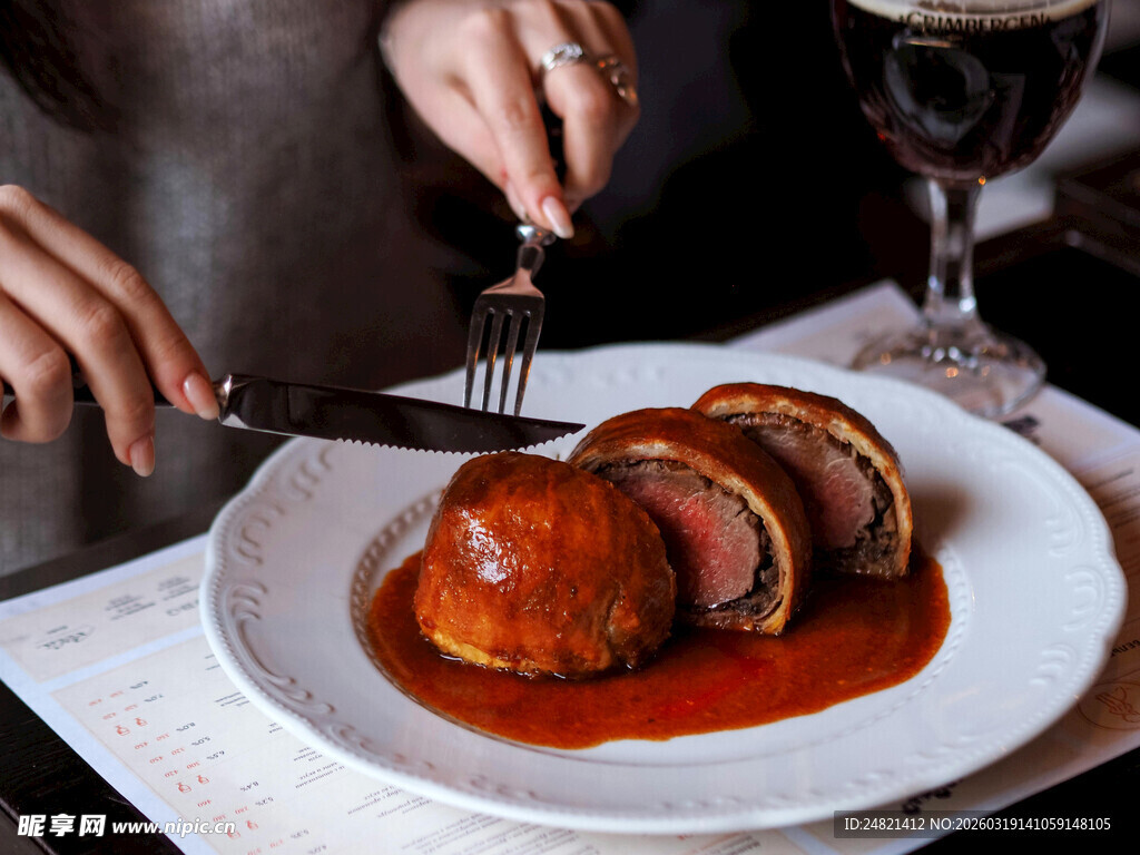 美味西餐牛排佳肴展示
