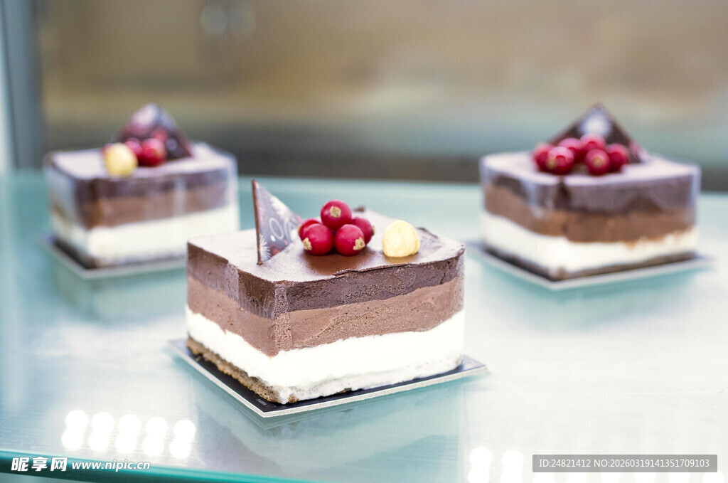 精致美味巧克力慕斯甜点