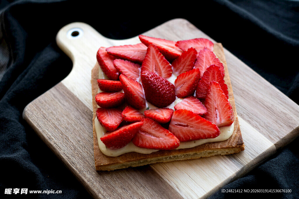草莓吐司