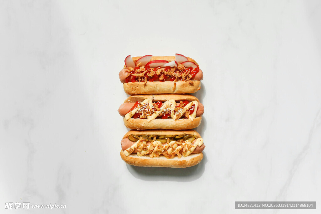 三层美味夹心饼干堆叠