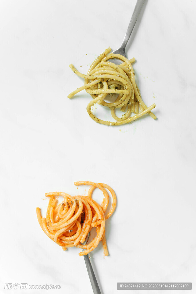 双色意大利面展示