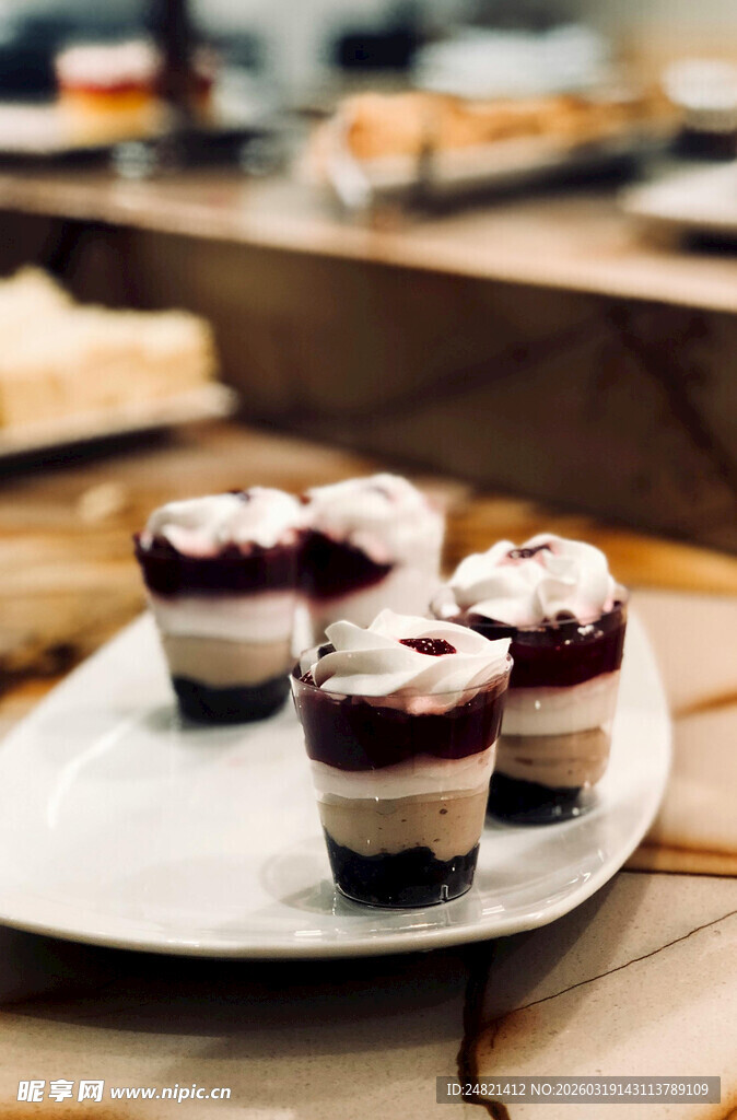 美味分层小甜点