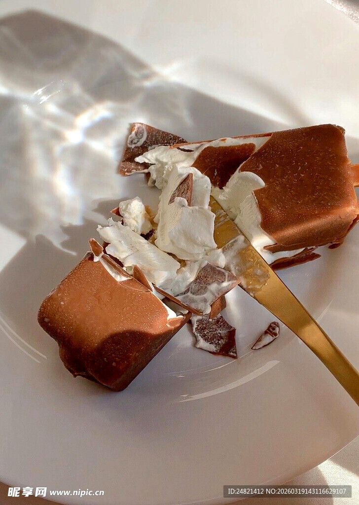 精致巧克力配棉花糖甜点