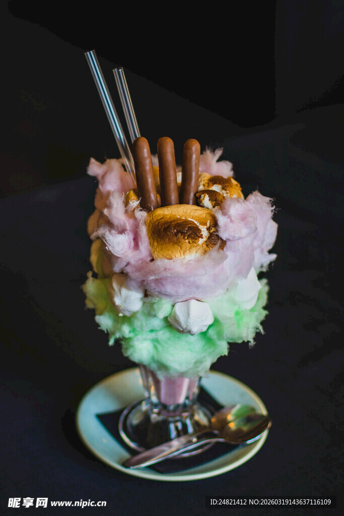 梦幻多彩创意云朵甜品