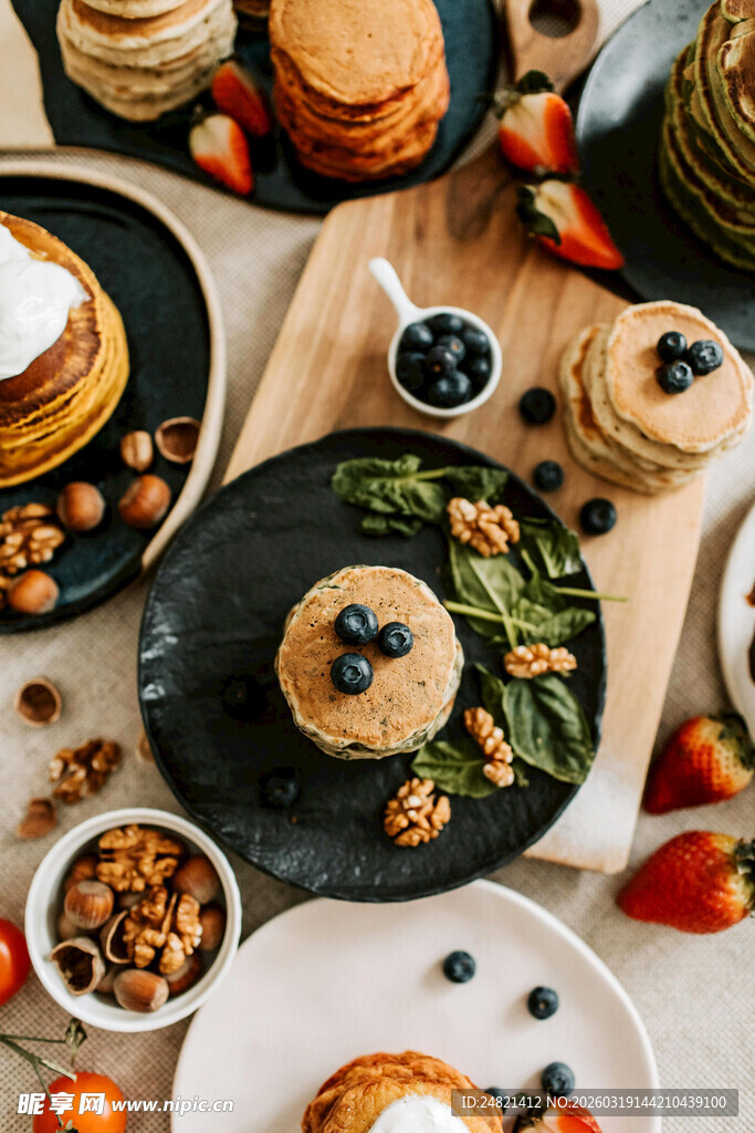 丰盛美味的早餐摆盘