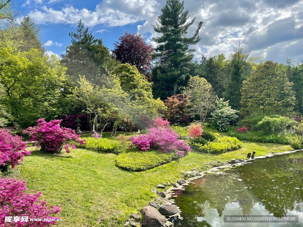 美丽花园湖畔景致