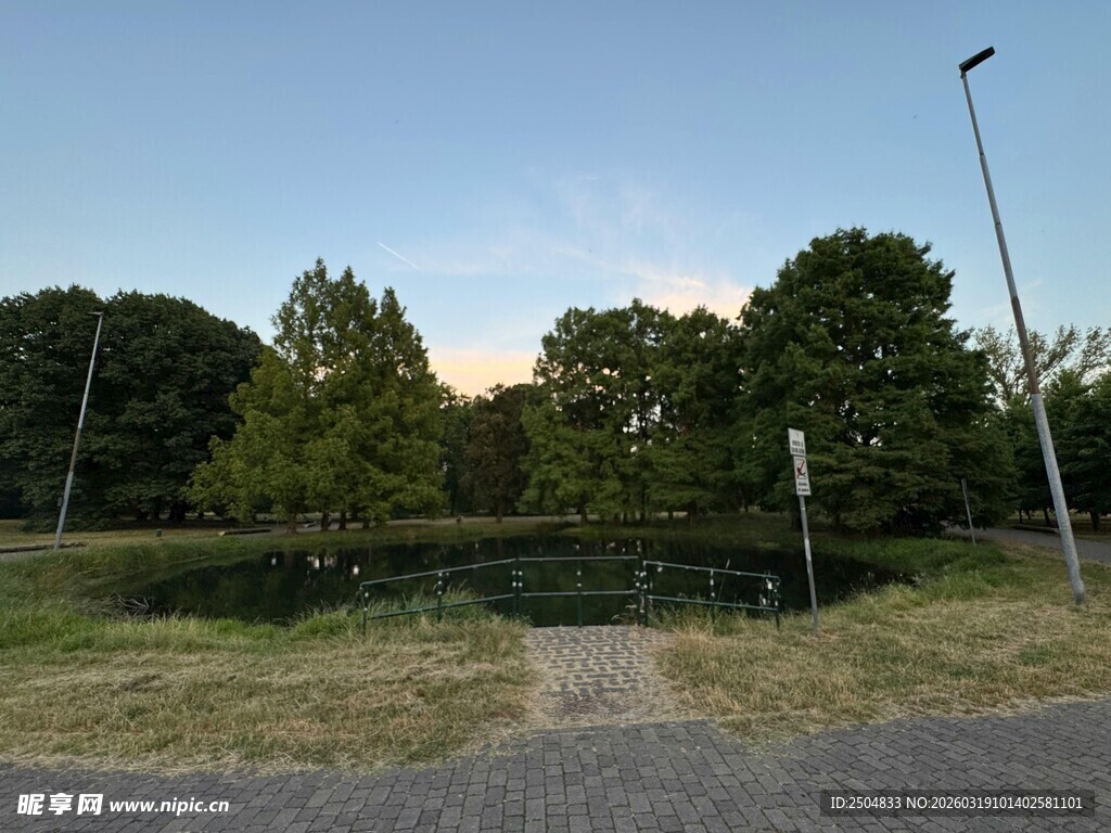 户外公园黄昏景色