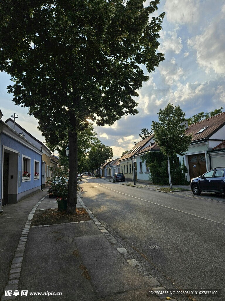 宁静街道的惬意日常