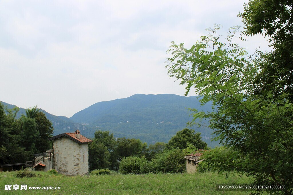 乡村田园风光 远山近舍