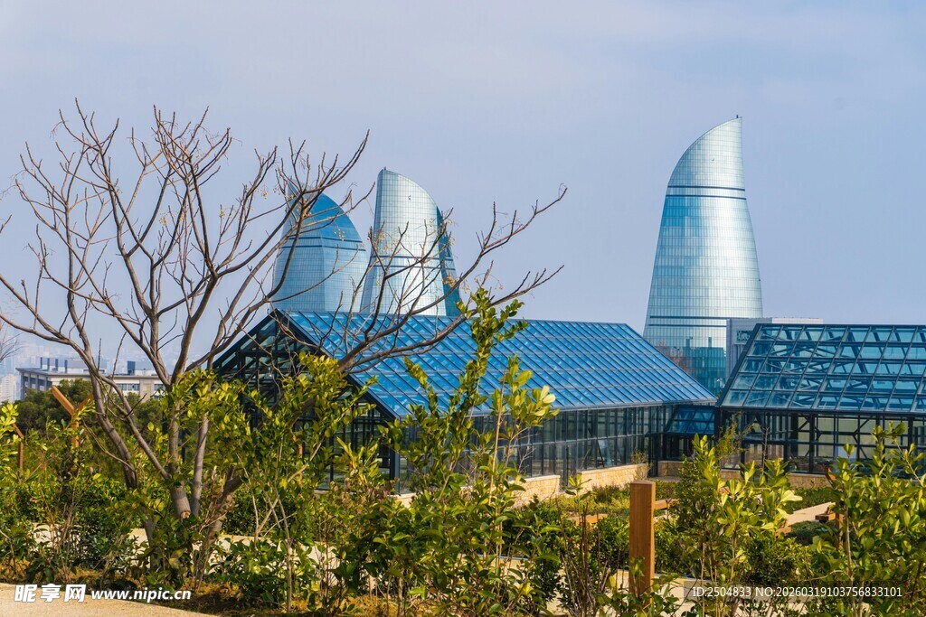 阿塞拜疆火焰塔风光