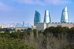 阿塞拜疆火焰塔城市景观