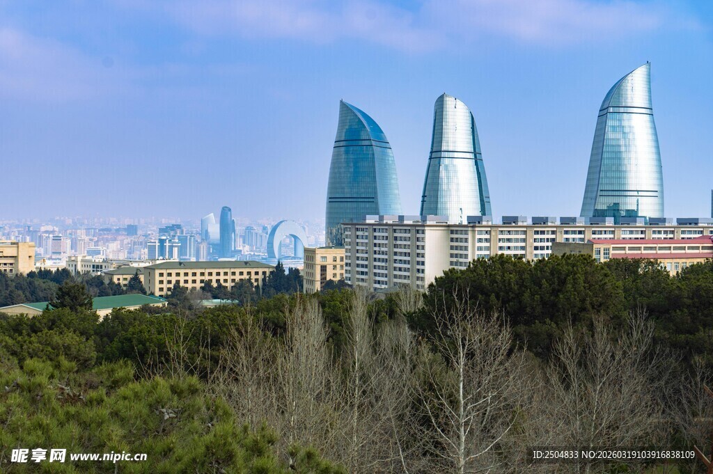 阿塞拜疆火焰塔城市景观