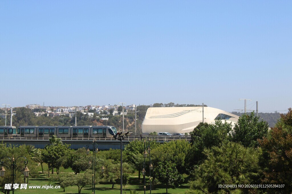 城市中的绿地与现代建筑