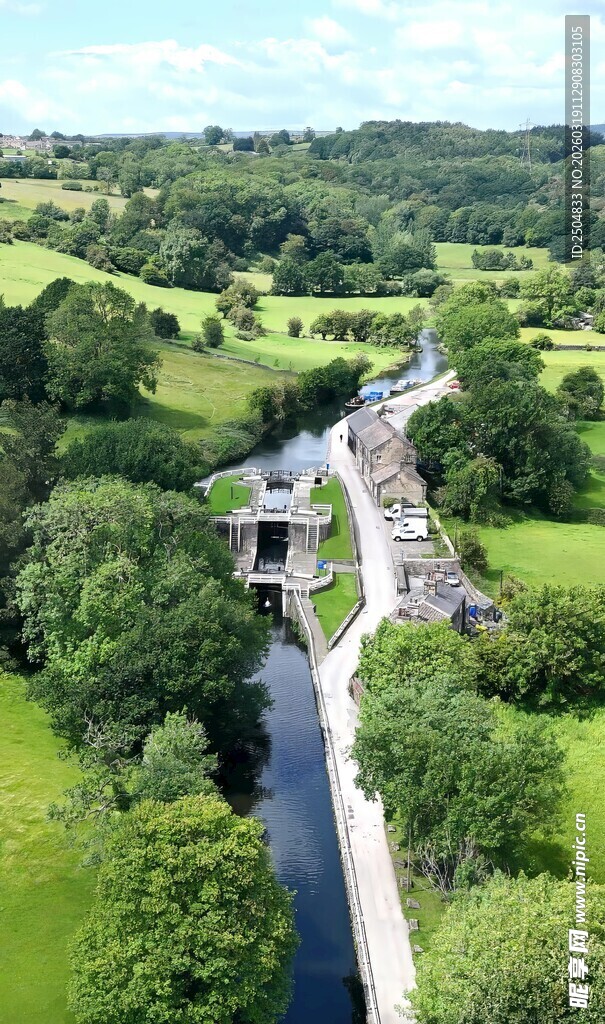 乡村河畔公路桥梁美景