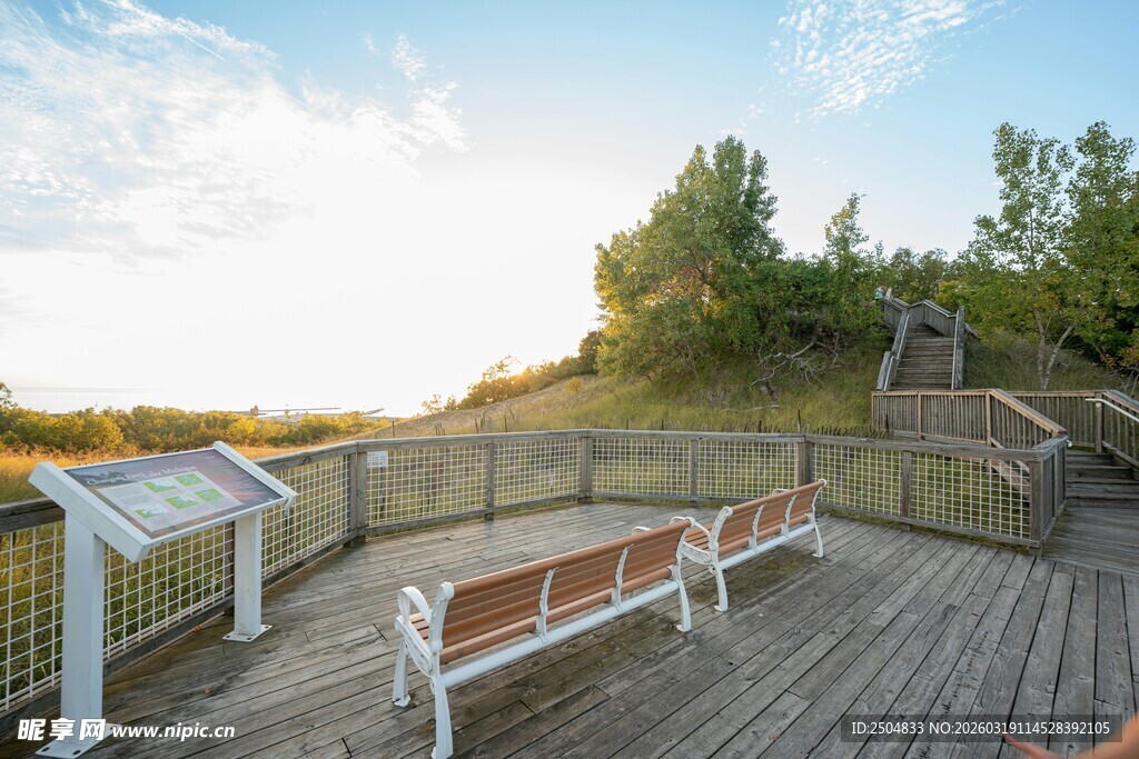 户外木质观景平台美景